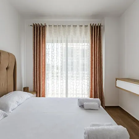 Blu Wave Golem (Tirana)