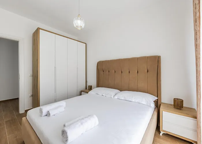 Blu Wave * Golem (Tirana)